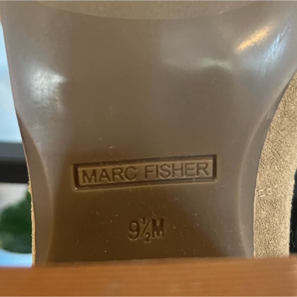 Suede Ankle bootie - 3.74” heel - Picture 6 of 13